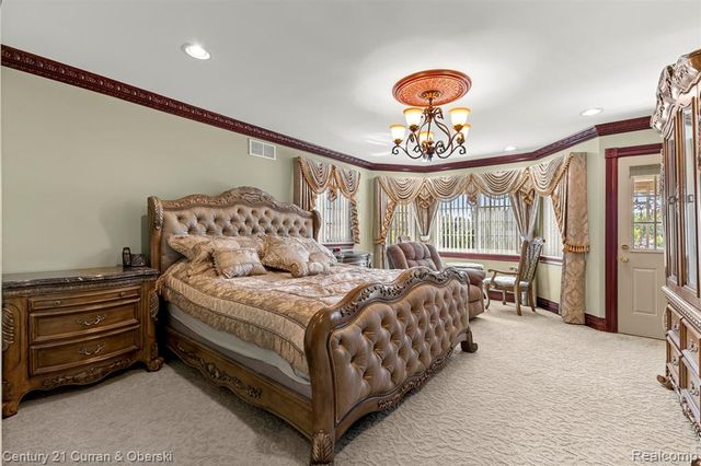 6318 Whitefield Street, Dearborn Heights, MI 48127