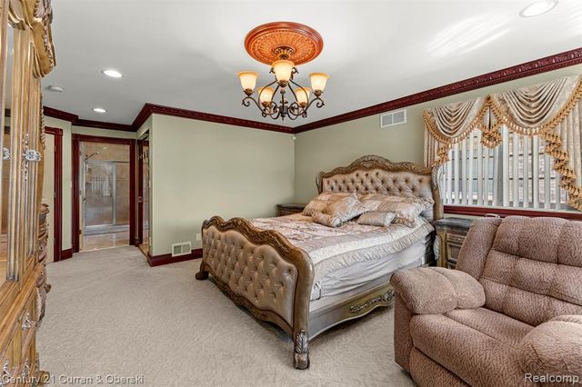 6318 Whitefield Street, Dearborn Heights, MI 48127