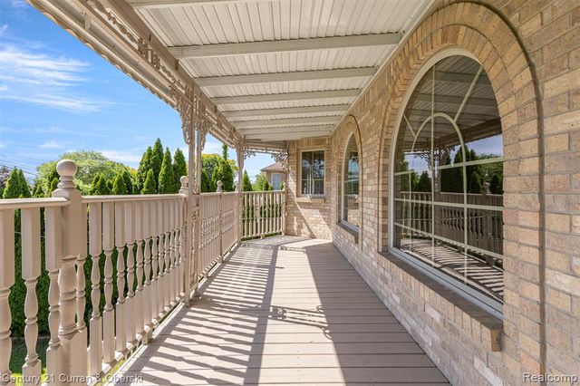 6318 Whitefield Street, Dearborn Heights, MI 48127
