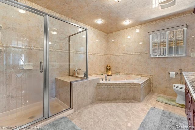 6318 Whitefield Street, Dearborn Heights, MI 48127