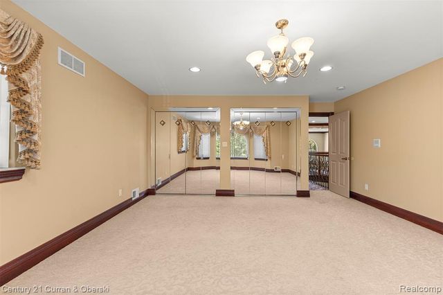 6318 Whitefield Street, Dearborn Heights, MI 48127