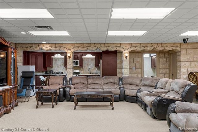 6318 Whitefield Street, Dearborn Heights, MI 48127