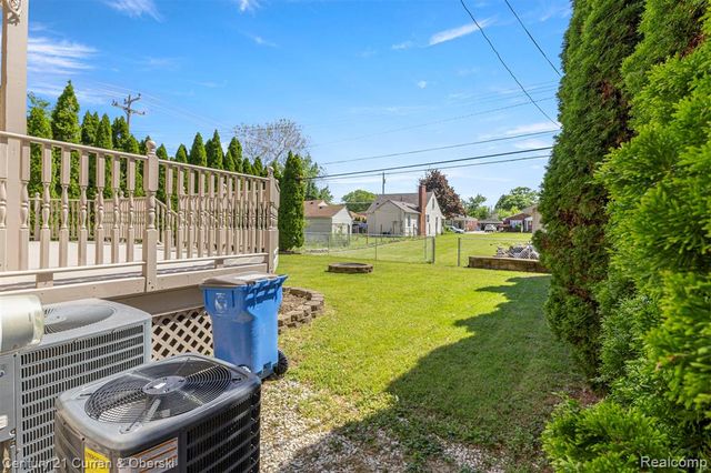 6318 Whitefield Street, Dearborn Heights, MI 48127