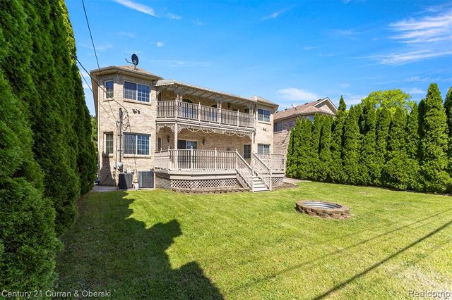 6318 Whitefield Street, Dearborn Heights, MI 48127