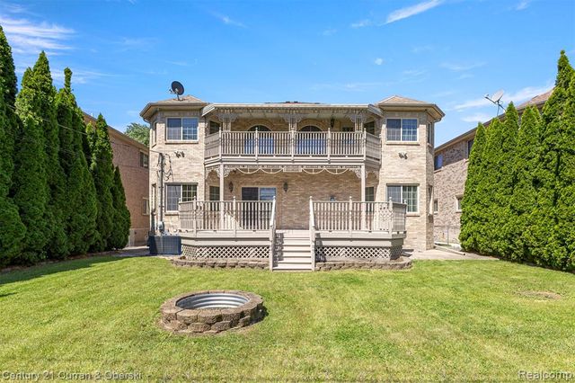 6318 Whitefield Street, Dearborn Heights, MI 48127
