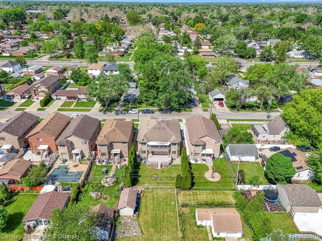 6318 Whitefield Street, Dearborn Heights, MI 48127