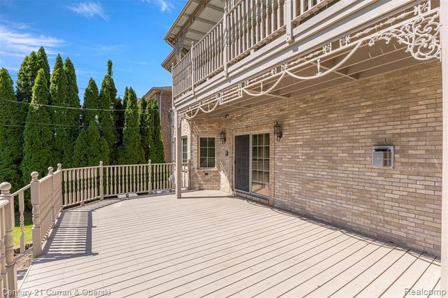 6318 Whitefield Street, Dearborn Heights, MI 48127