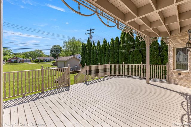 6318 Whitefield Street, Dearborn Heights, MI 48127