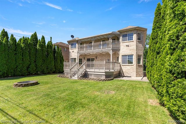6318 Whitefield Street, Dearborn Heights, MI 48127