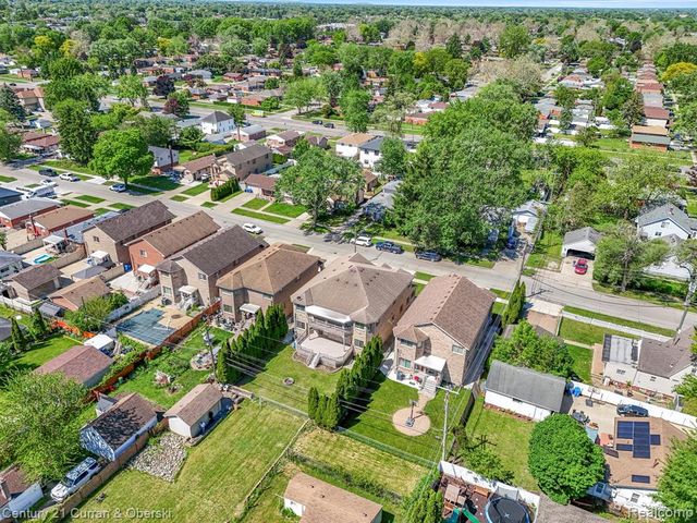 6318 Whitefield Street, Dearborn Heights, MI 48127