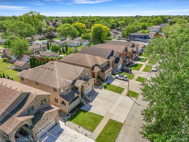 6318 Whitefield Street, Dearborn Heights, MI 48127