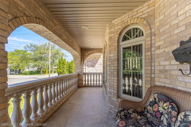 6318 Whitefield Street, Dearborn Heights, MI 48127