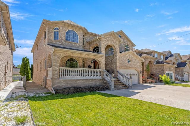 6318 Whitefield Street, Dearborn Heights, MI 48127