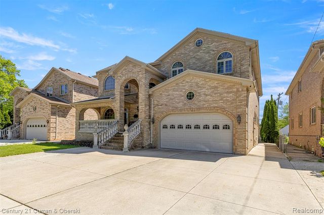 6318 Whitefield Street, Dearborn Heights, MI 48127