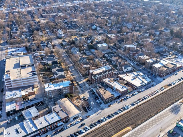 6915 Stanley Avenue, Berwyn, IL 60402