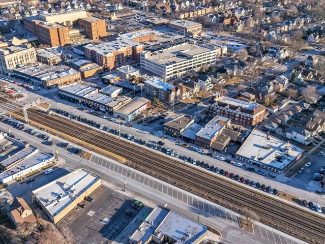 6915 Stanley Avenue, Berwyn, IL 60402