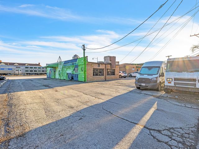 6915 Stanley Avenue, Berwyn, IL 60402