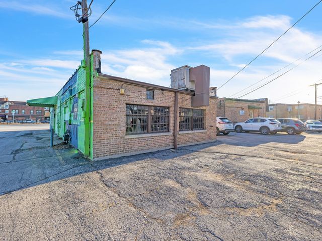 6915 Stanley Avenue, Berwyn, IL 60402