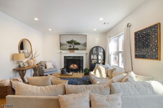 9 Apache Trl, Rockaway Twp., NJ 07866