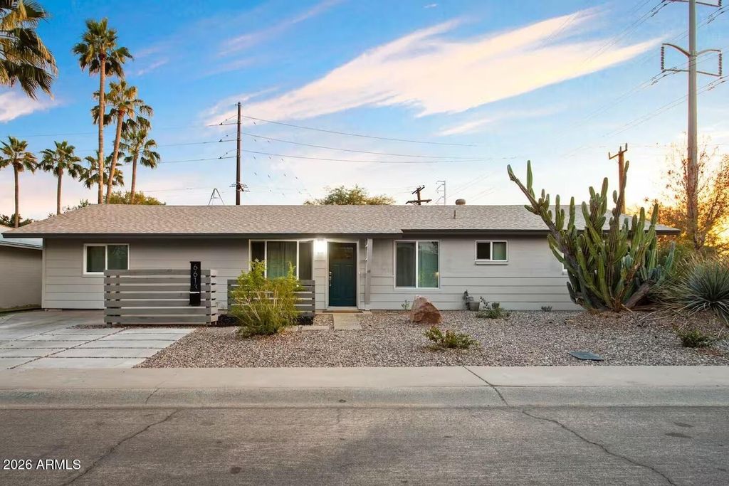 Image 2 of property listing at 6613 E VERNON Avenue, Scottsdale, AZ 85257