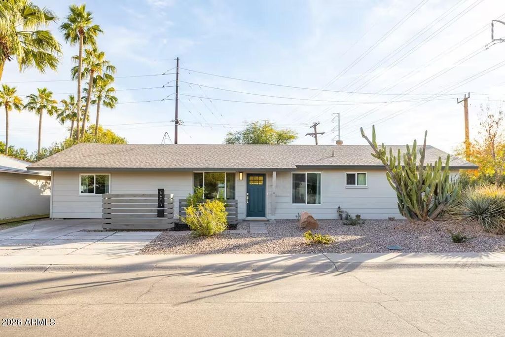 Image 3 of property listing at 6613 E VERNON Avenue, Scottsdale, AZ 85257