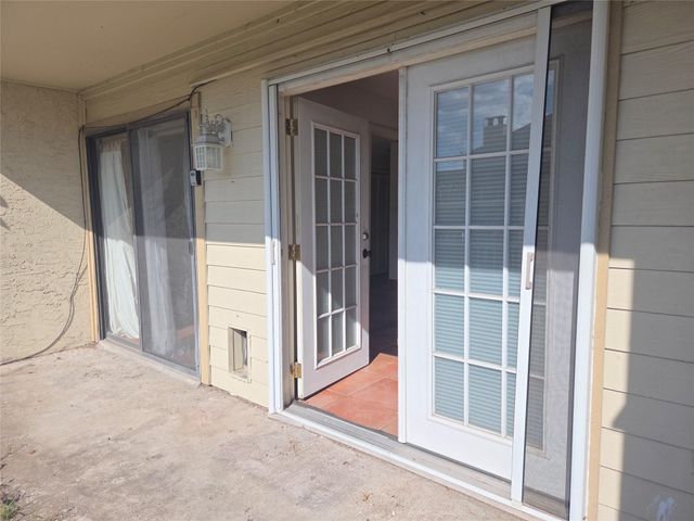 10075 Westpark Drive 40, Houston, TX 77042