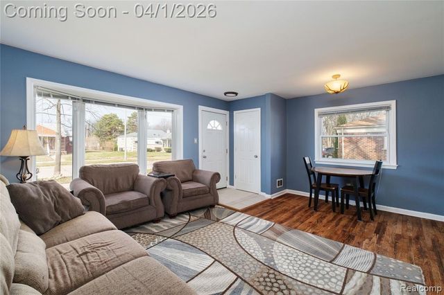 30789 Hathaway Street, Livonia, MI 48150