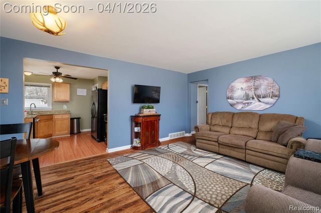 30789 Hathaway Street, Livonia, MI 48150