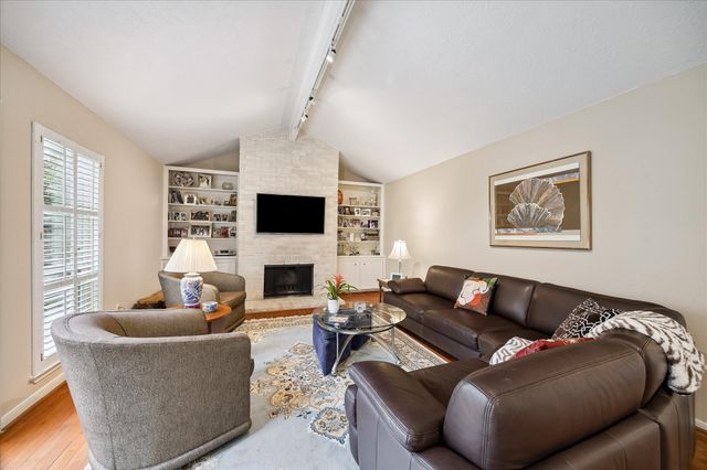 1534 Beaconshire Road, Houston, TX 77077