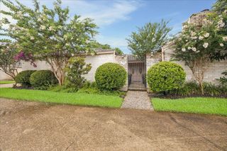 1534 Beaconshire Road, Houston, TX 77077