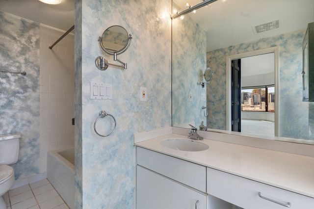 2001 Holcombe Boulevard 1801, Houston, TX 77030
