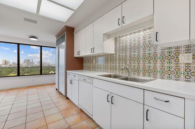 2001 Holcombe Boulevard 1801, Houston, TX 77030
