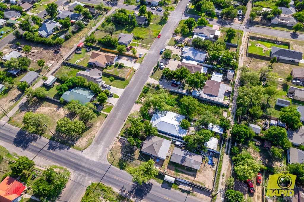 Image 18 of property listing at 722 E 17th Street, San Angelo, TX 76903
