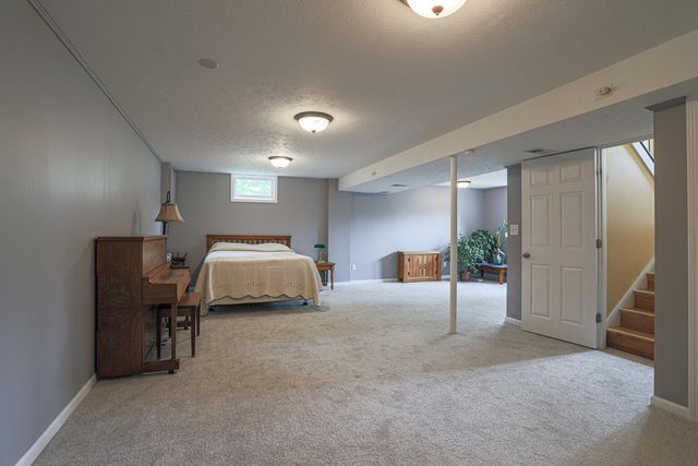 2556 VIRGINIA Street, Bellevue, NE 68147