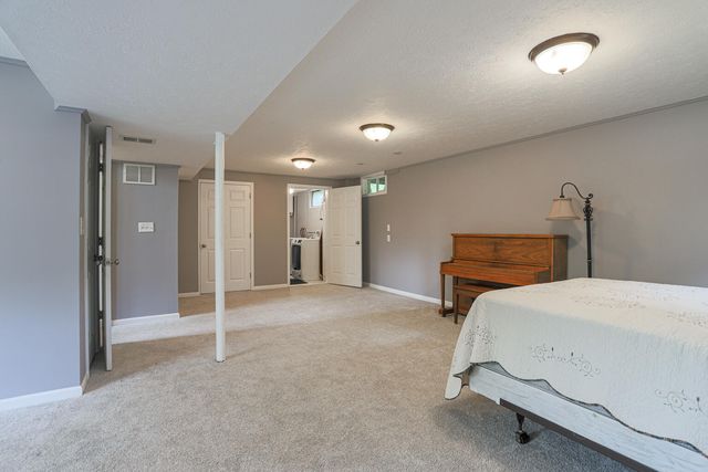 2556 VIRGINIA Street, Bellevue, NE 68147