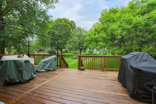 2556 VIRGINIA Street, Bellevue, NE 68147