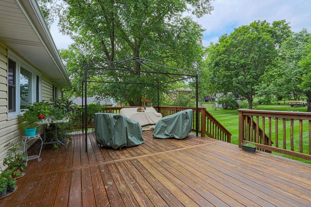 2556 VIRGINIA Street, Bellevue, NE 68147