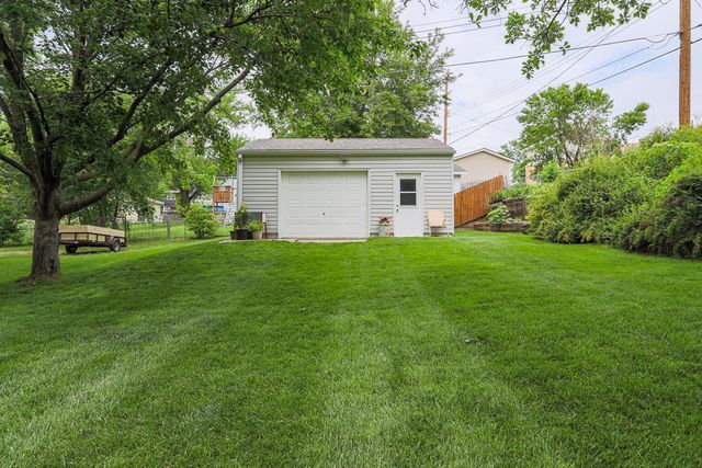 2556 VIRGINIA Street, Bellevue, NE 68147