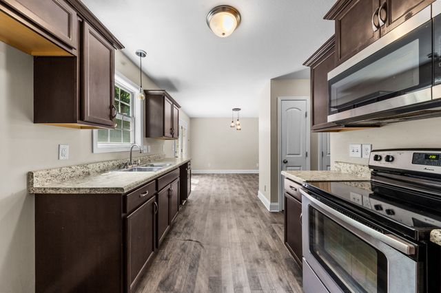 454 N Magnolia Dr, Clarksville, TN 37042