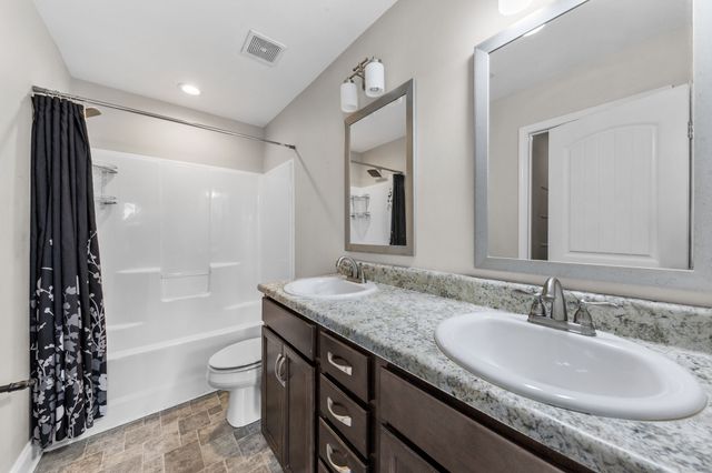 454 N Magnolia Dr, Clarksville, TN 37042