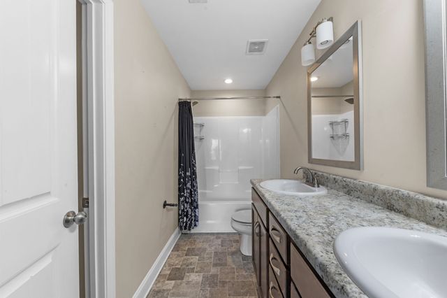 454 N Magnolia Dr, Clarksville, TN 37042