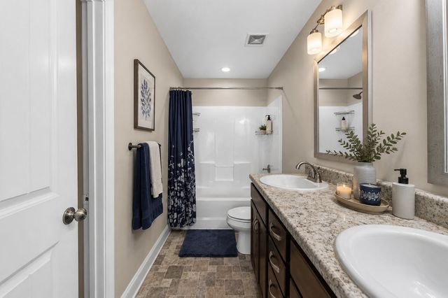 454 N Magnolia Dr, Clarksville, TN 37042