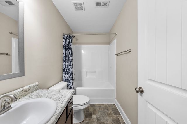 454 N Magnolia Dr, Clarksville, TN 37042