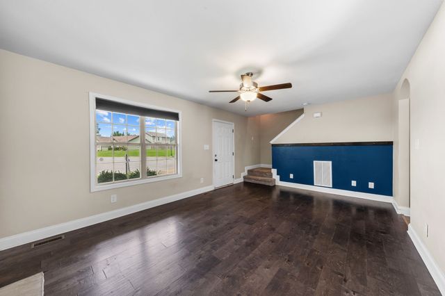 454 N Magnolia Dr, Clarksville, TN 37042