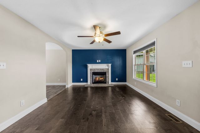 454 N Magnolia Dr, Clarksville, TN 37042