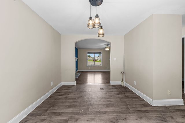 454 N Magnolia Dr, Clarksville, TN 37042