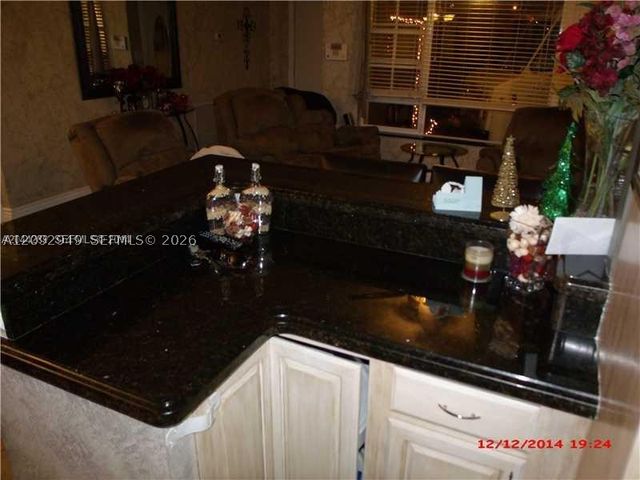 9470 NW 24th ST, Sunrise, FL 33322