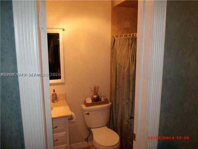 9470 NW 24th ST, Sunrise, FL 33322