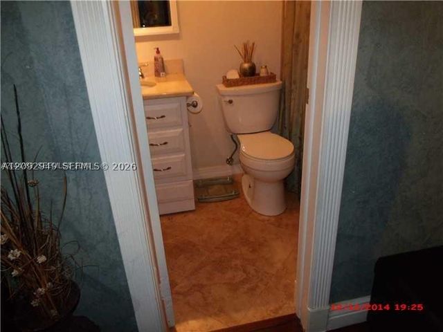 9470 NW 24th ST, Sunrise, FL 33322