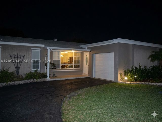 9470 NW 24th ST, Sunrise, FL 33322